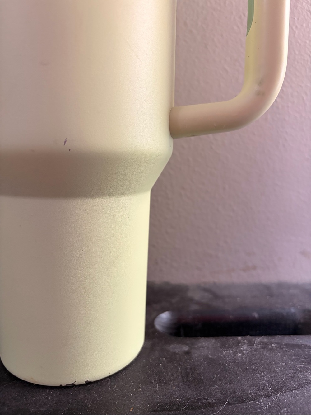 Pre loved CITRON 40 oz Stanley - Picture 2 of 6
